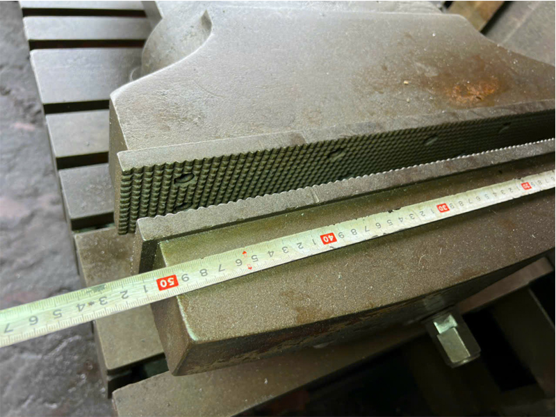 Máy bào Hành trình 1100mm